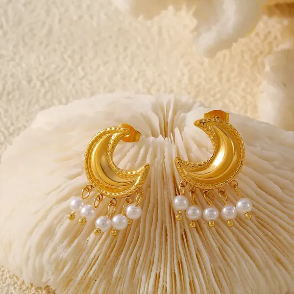 Gold_Moon_Tassel_Earrings_For_Women